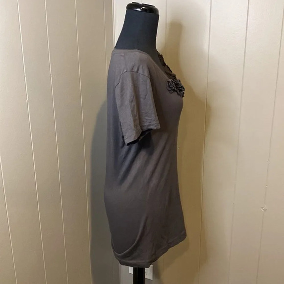 J Crew Medium Asymmetrical T Shirt Floral Ruffle Details on Swoop Neckline - Picture 3 of 6